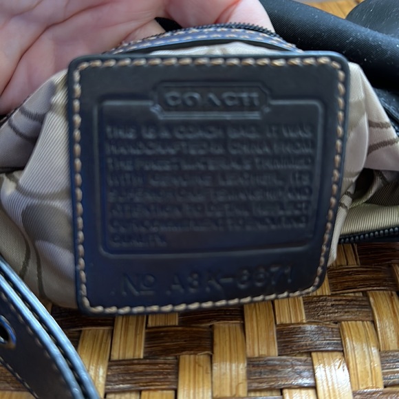 Coach Mini hand bag - Picture 2 of 6